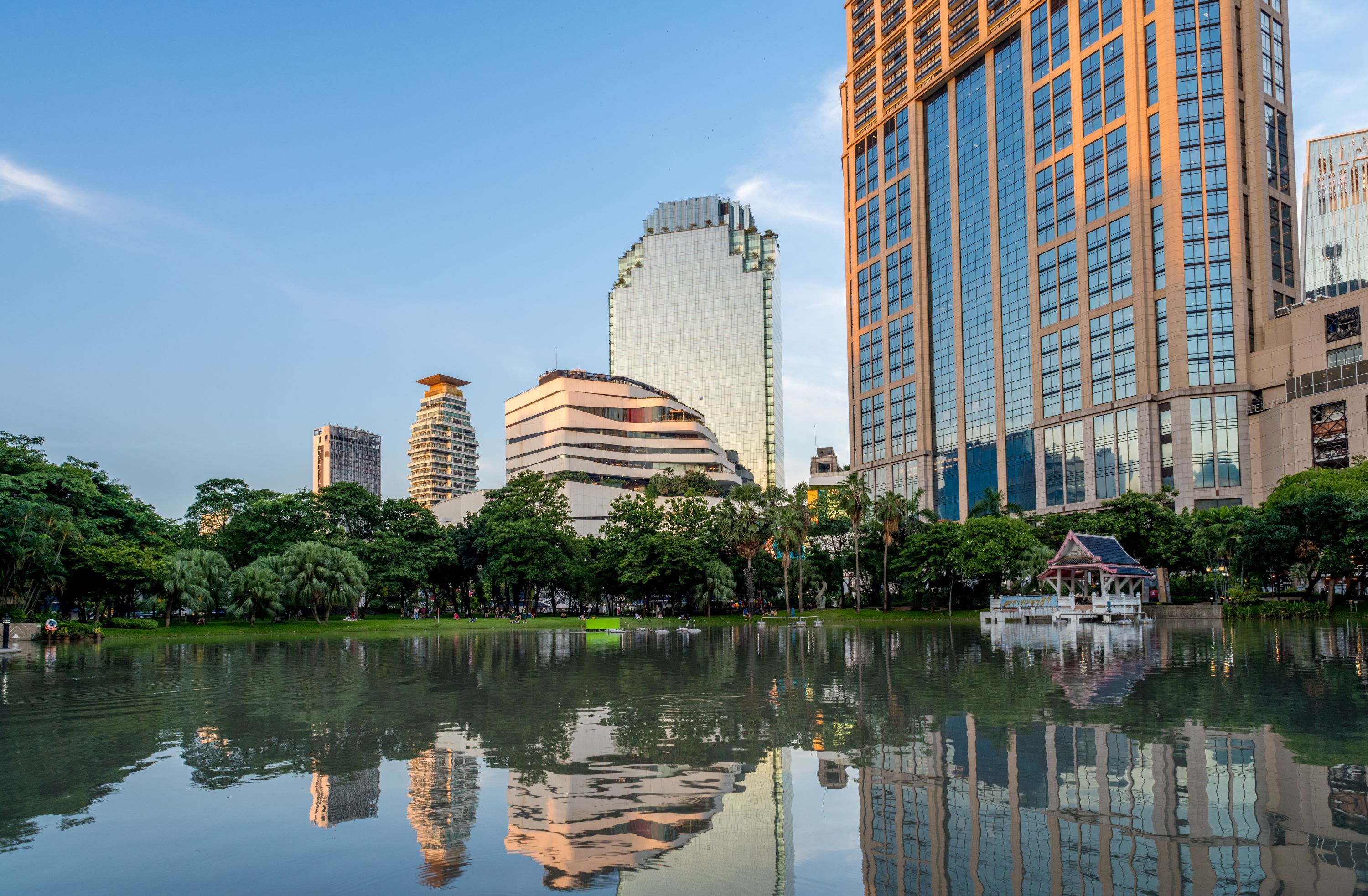 อุทยานเบญจสิริ สวนสาธารณะในย่านพร้อมพงษ์