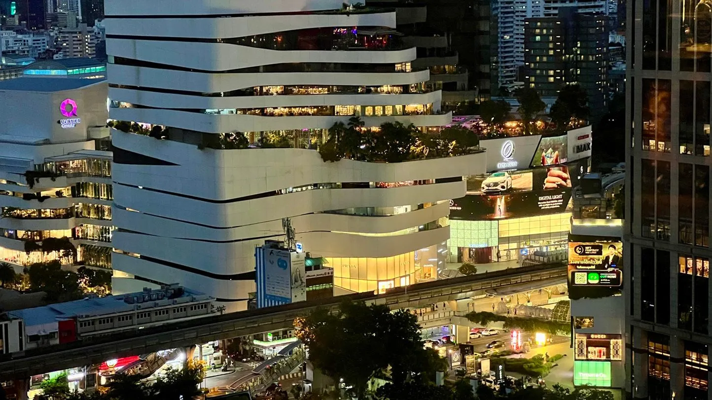 ไขข้อสงสัย ทำไมใคร ๆ ก็อยากอยู่คอนโดใกล้ห้างกลางสุขุมวิท !?