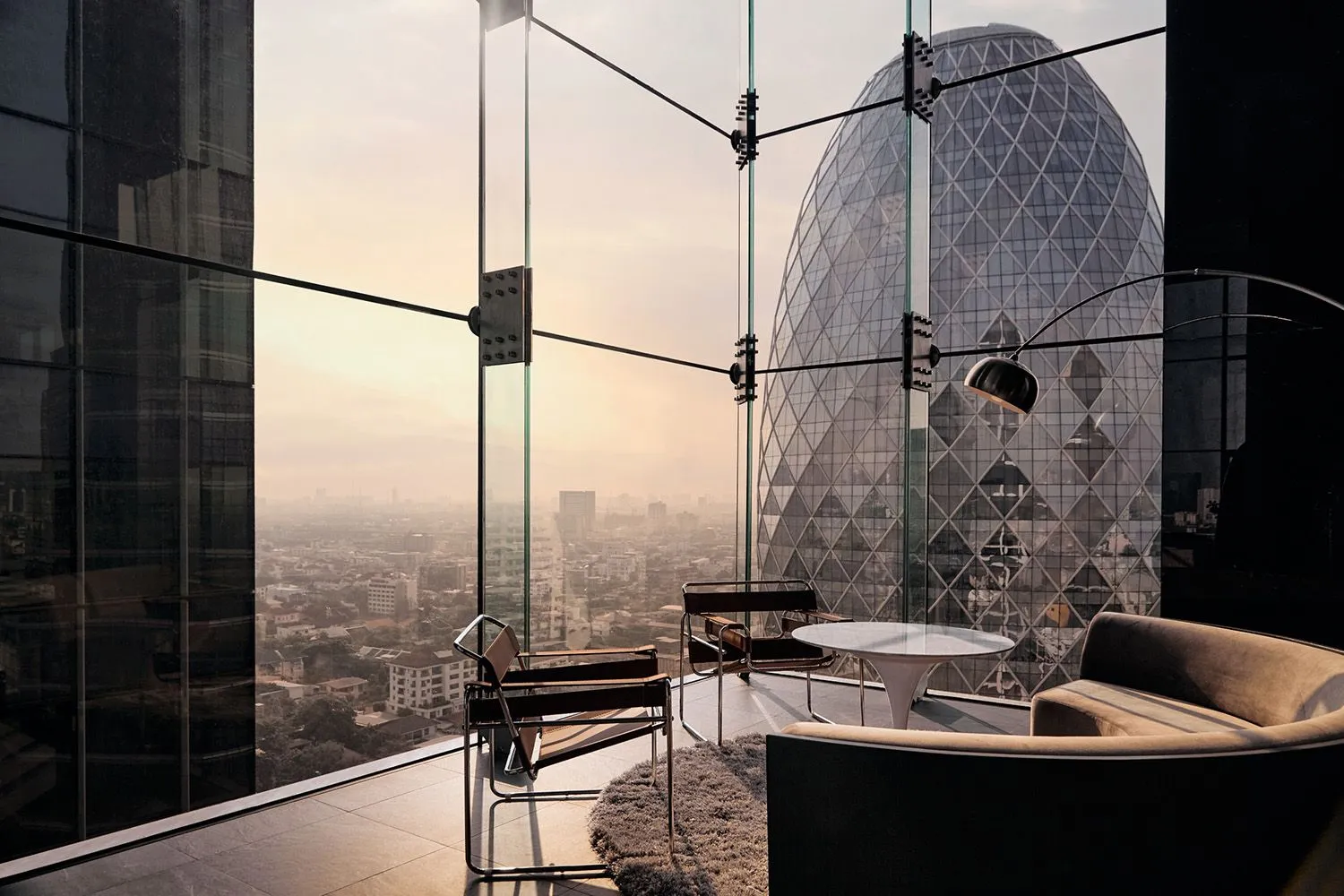 พาชม "ย่านอารีย์" แลนด์มาร์กสุดคูลที่ใคร ๆ ก็หลงใหล