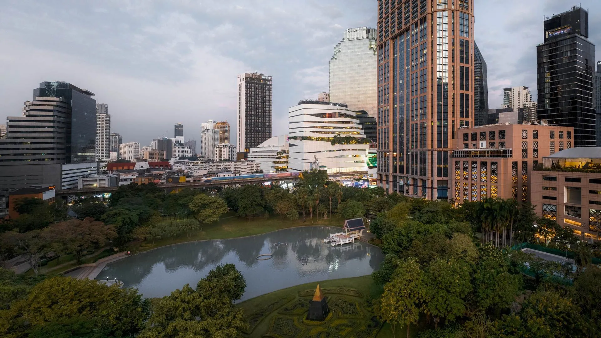 สุขุมวิท ที่สุดของทำเล CBD ที่ควรค่าแก่การอยู่อาศัยและลงทุน